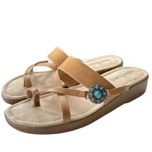 Minnetonka Womens Sandals Slip-On Thong Size 7 Tan Leather Southwest Aztec EUC